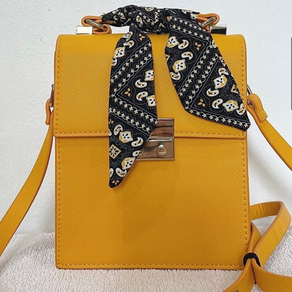 ZARA FAUX LEATHER IN MUSTARD RECTANGULAR BAG WITH SCARF & GOLD TONE ACCENT, SZ S - Picture 3 of 6